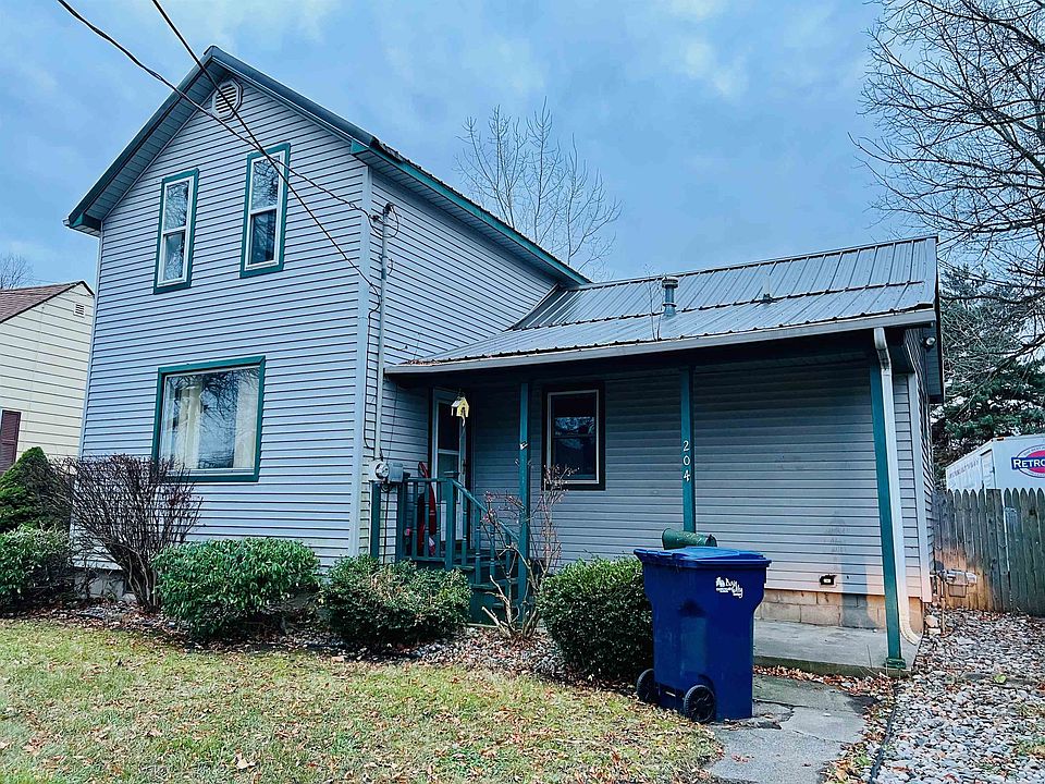 1st image of 204 E Smith St