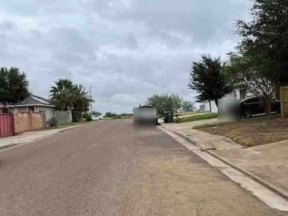 Exterior Neighborhood (street photo)