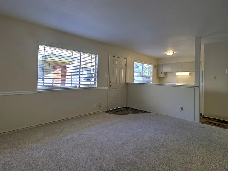 3742 4th Ave — Photo 5