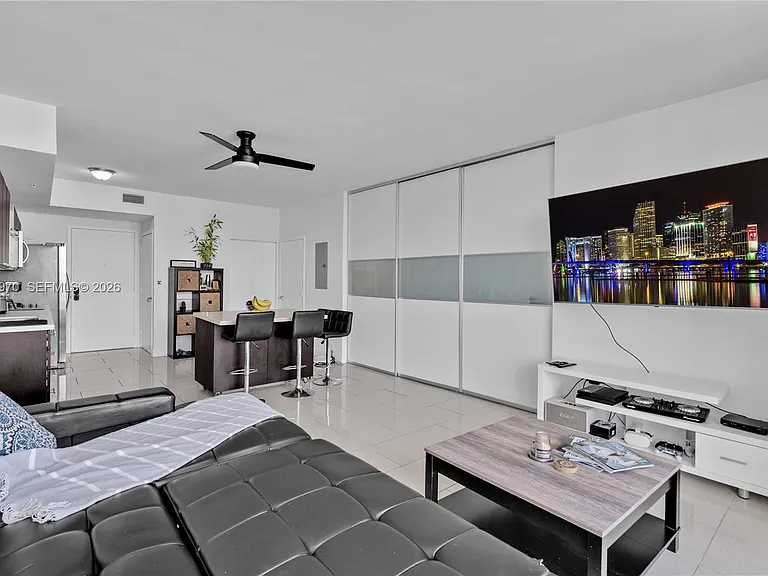 90 SW 3rd St #4403 — Photo 3