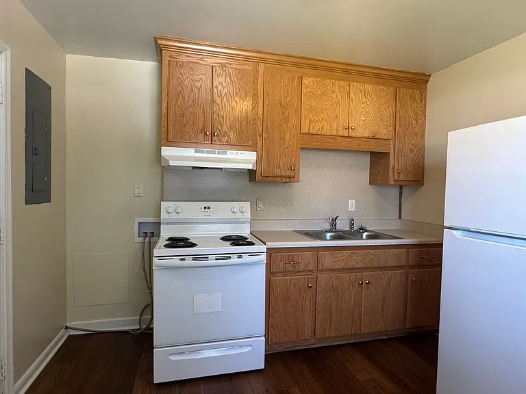 708 Crestline Blvd — Photo 7