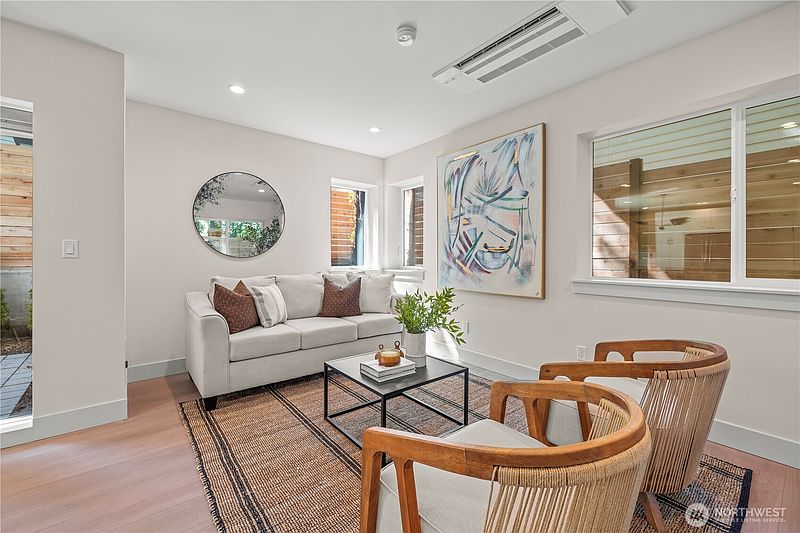 4th image of 3024 NE 95th Street