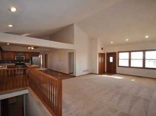 3920 SE 61st St, Berryton, KS 66409