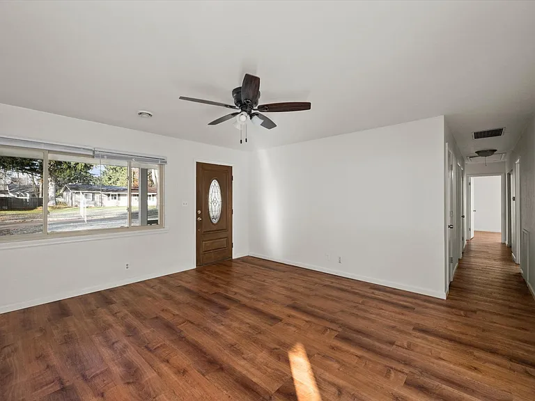6040 Graystone Dr — Photo 9