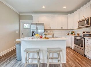 202 Date Palm Ln, Freeport, FL 32439