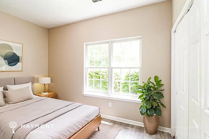 677 Continental Dr — Photo 12