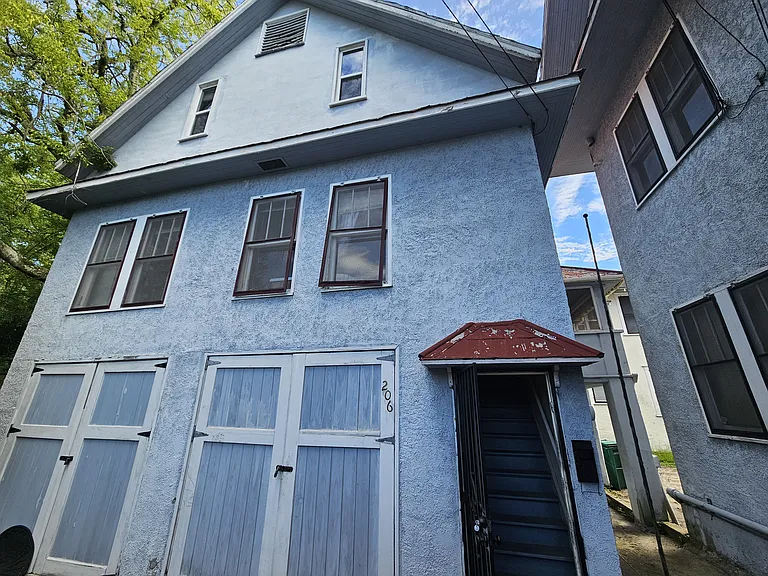 206 SW 3rd Ave — Photo 17