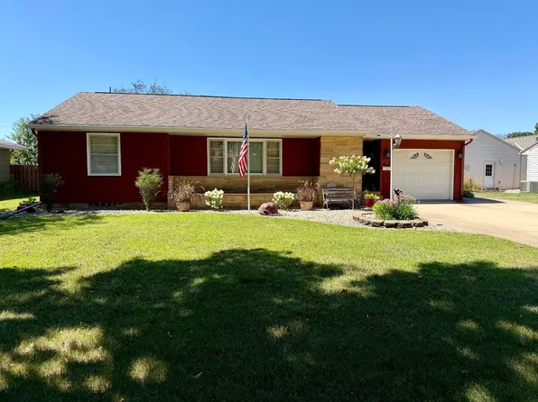 825 Frost Ave, Jackson, MN 56143