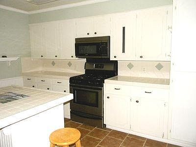 Kitchen with Island 