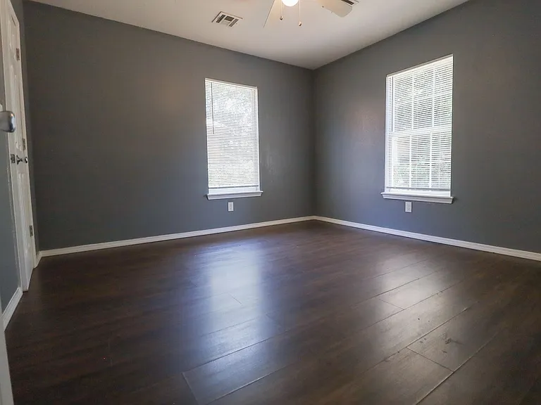 353 S Zunis Ave Duplex — Photo 16