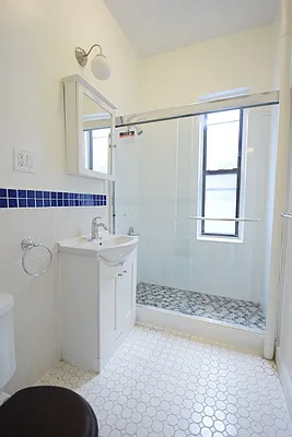 Rented by Rolling Stone Realty LLC | media 22