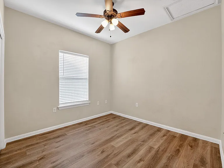 5625 Signal Point — Photo 15