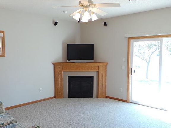 2nd image of 1223 Willow Pond Dr