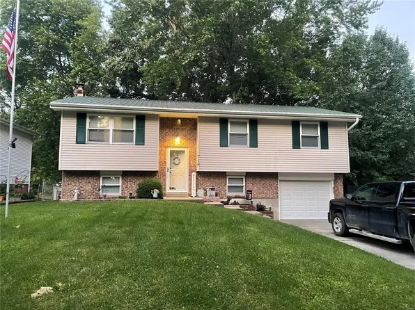 718 Odus Dr, Jackson, MO 63755