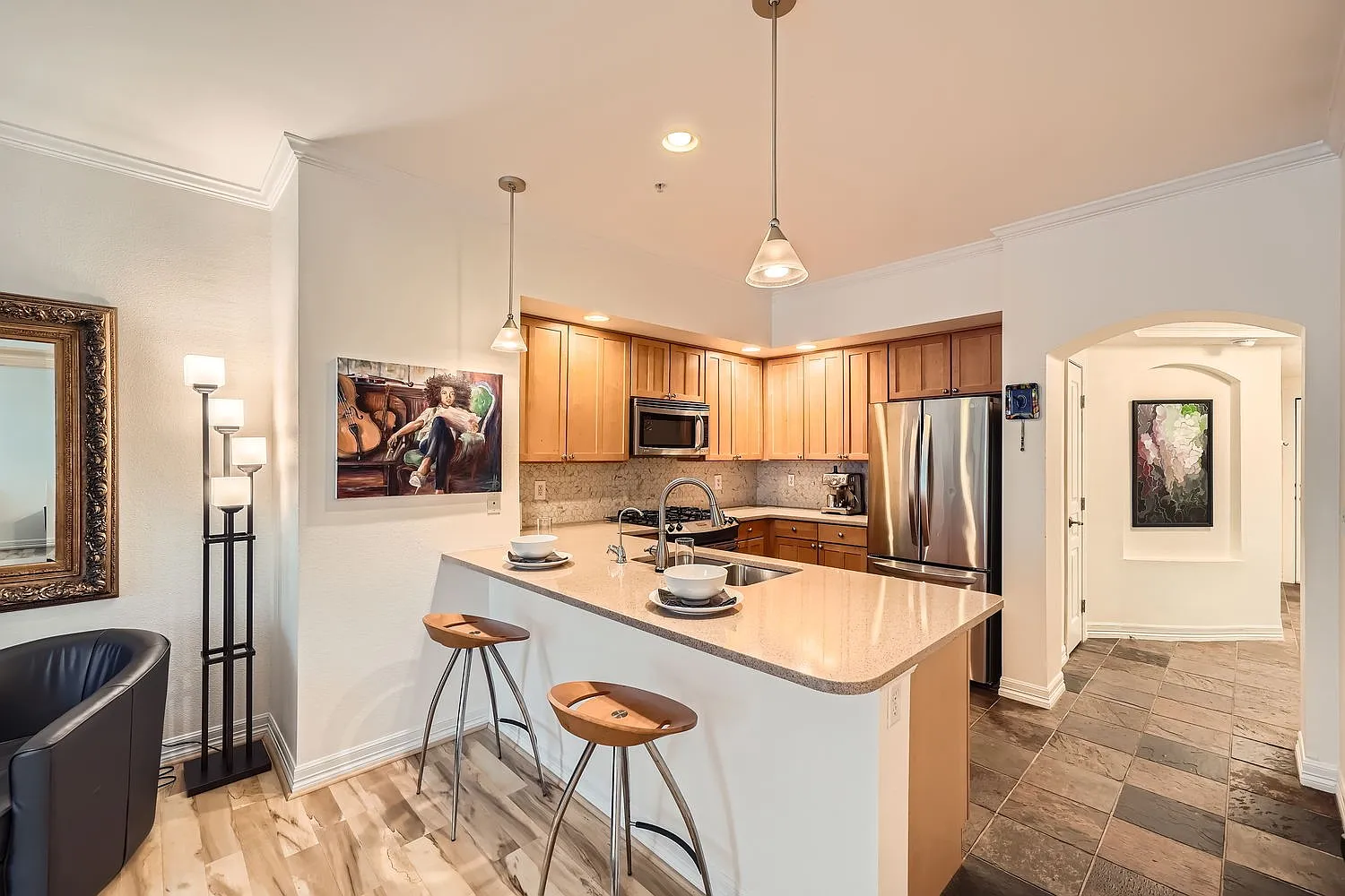 2 bed, 1074 sqft, $2,400 — Photo 4