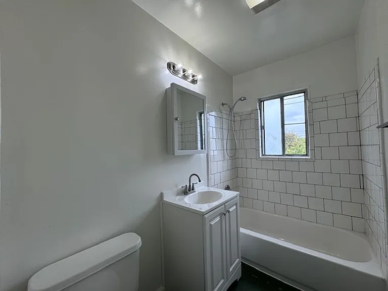 1561 W Pacific Coast Hwy — Photo 3