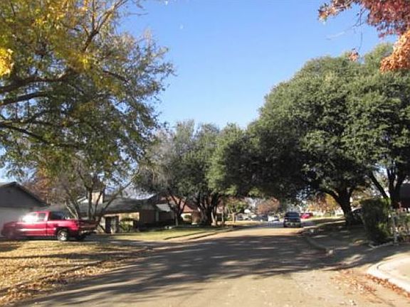 5th image of 611 Monroe Dr