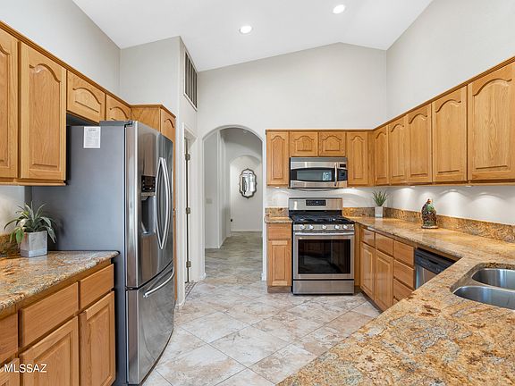 5th image of 38435 S Double Eagle Dr