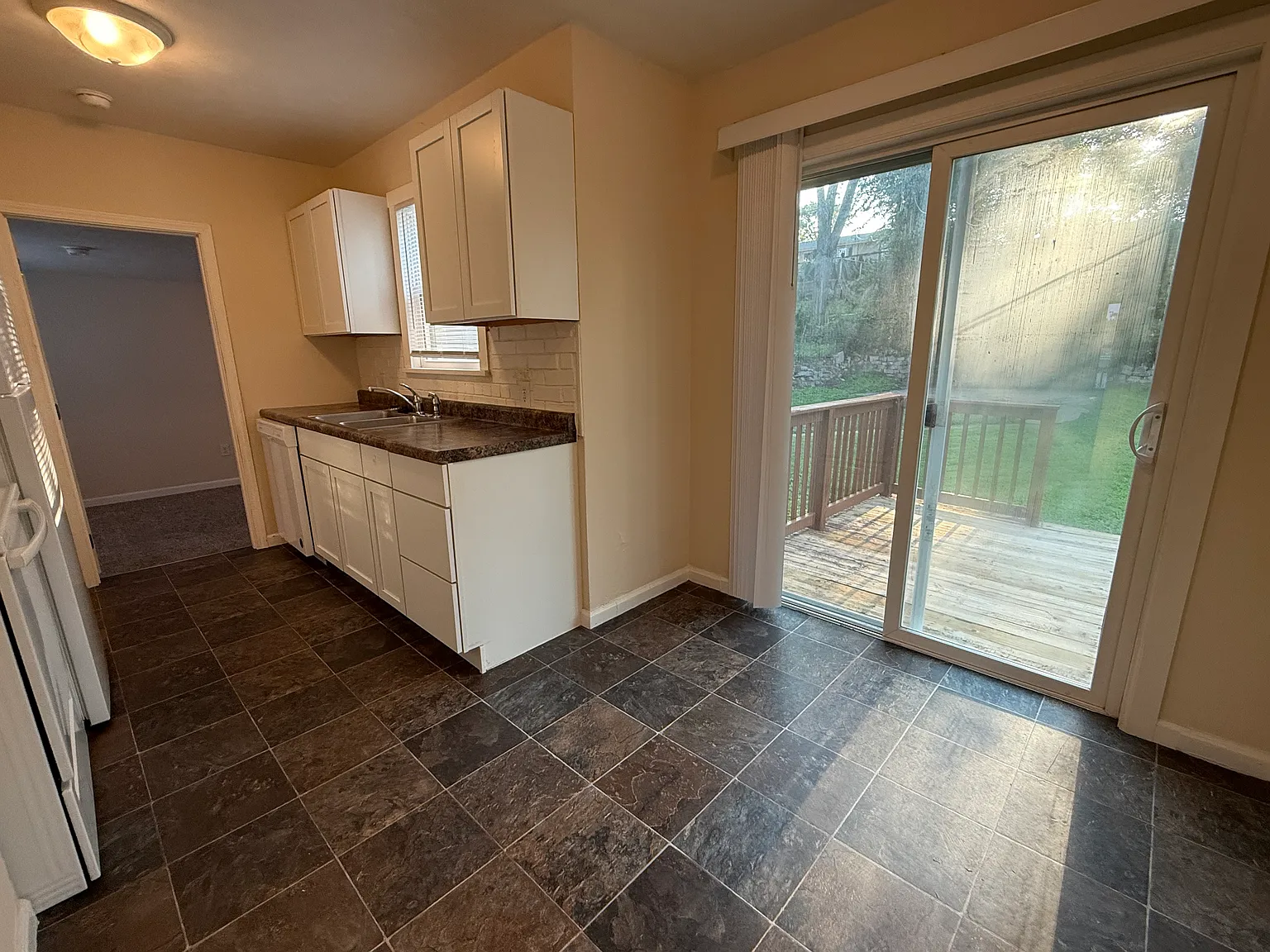 3 bed, 1014 sqft, $1,550 — Photo 4