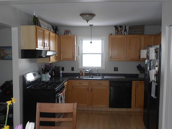 4th image of 3622 Barnard Ave