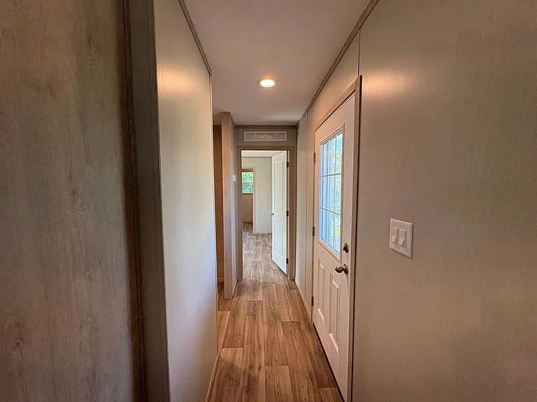 1128 S Gay Ave — Photo 75