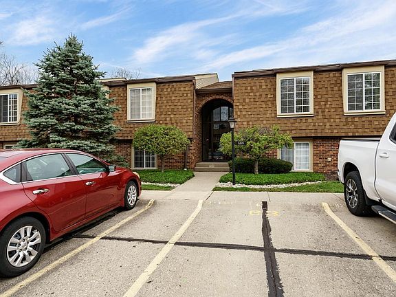 2nd image of 5219 S Eaglesnest Dr #62