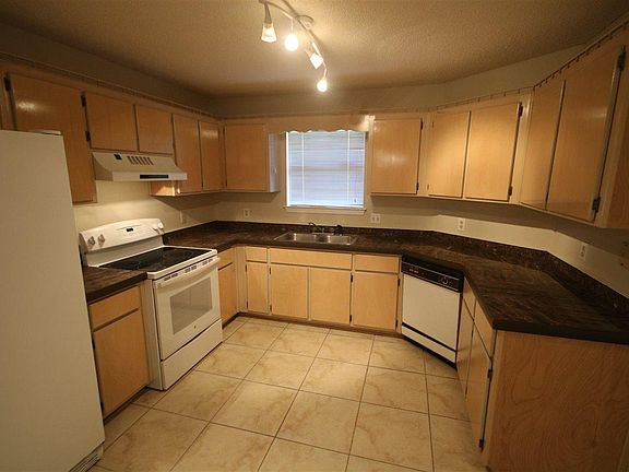 4th image of 268 Bob White Ln