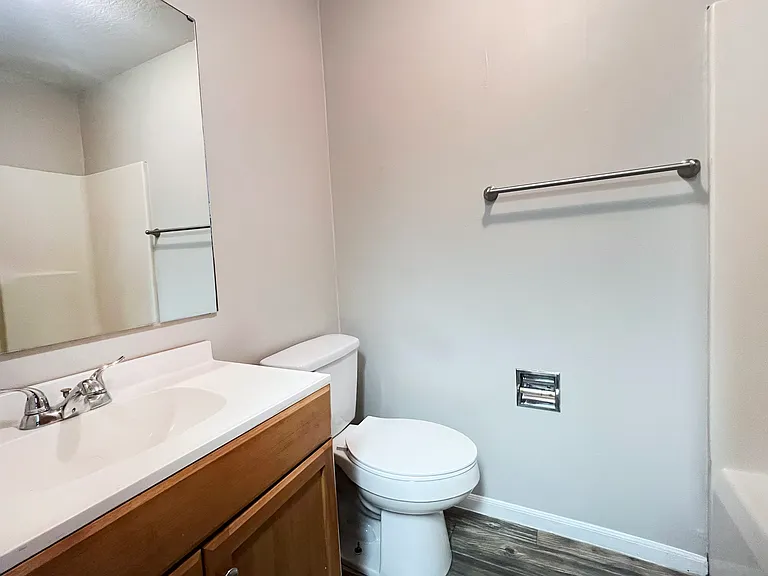 2550 N Limestone St — Photo 45