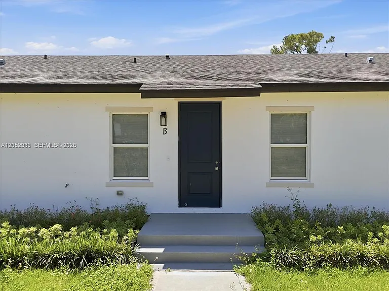 195 W Port Charlotte #B — Photo 6