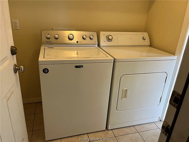 2412 Carnation Ct — Photo 12