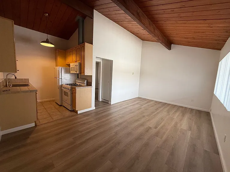 5025 Cape May Ave #8 — Photo 5