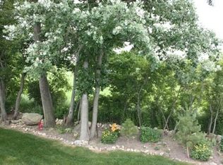 655 NE Shna Bek Trl, Kewaskum, WI 53040