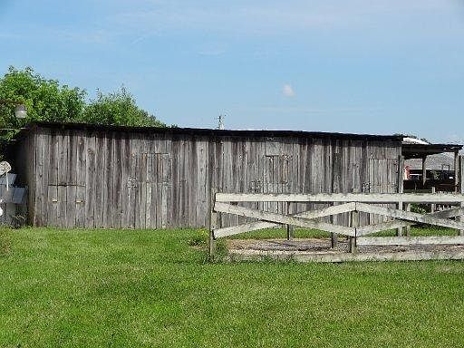 20130827061751338397000000-o