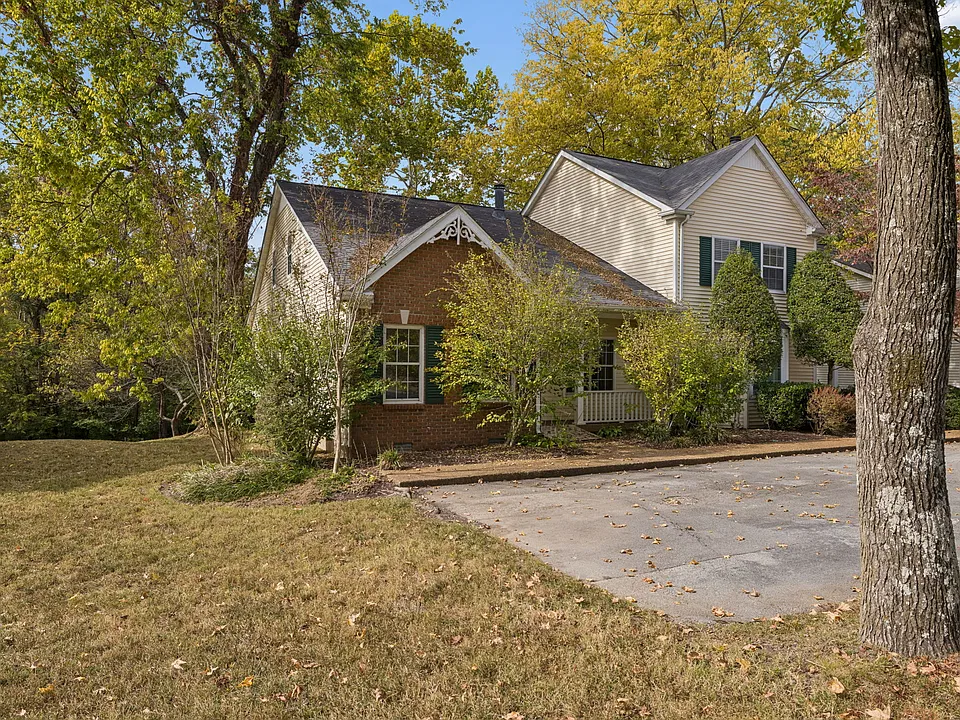 1243 Carriage Park Dr
