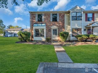 127 Berkshire Ct, Piscataway, NJ 08854