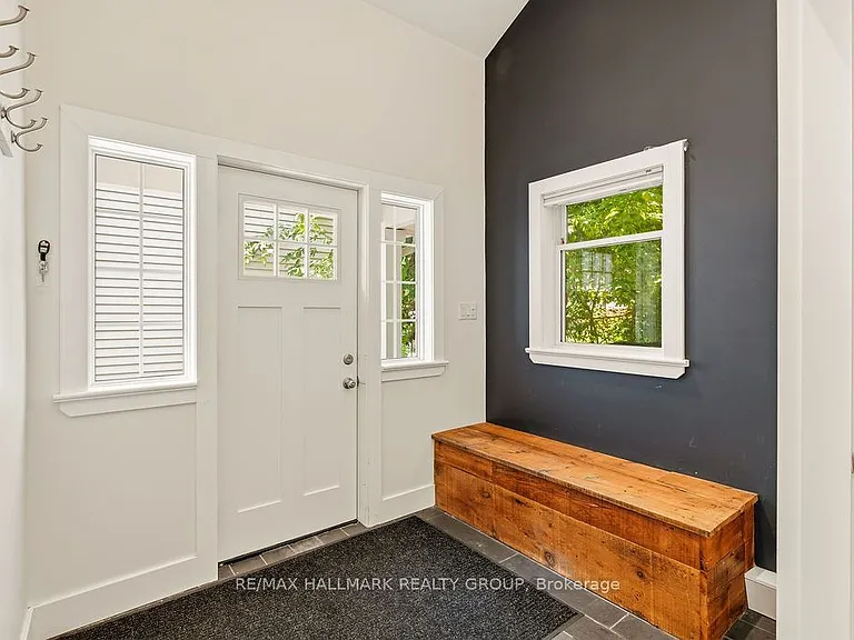 23 Newton St — Photo 4