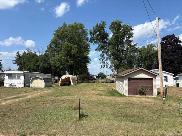 336 Twin Lake Rd, Beaverton, MI 48612
