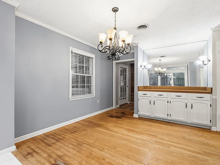 1610 Hillcrest Dr — Photo 34