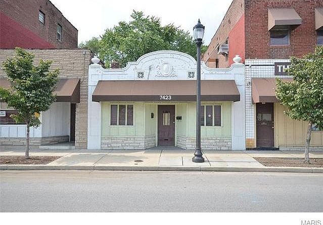 2nd image of 7421 S Broadway