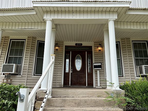 2nd image of 239 W Choctaw Ave