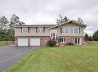 1714 Irish Dr, Hartford, WI 53027