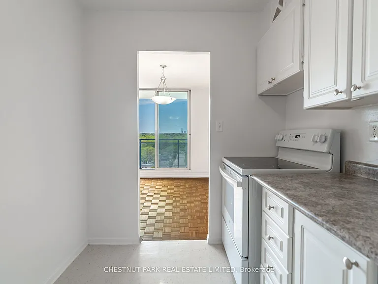 150 Lakeshore Rd W #1412 — Photo 11