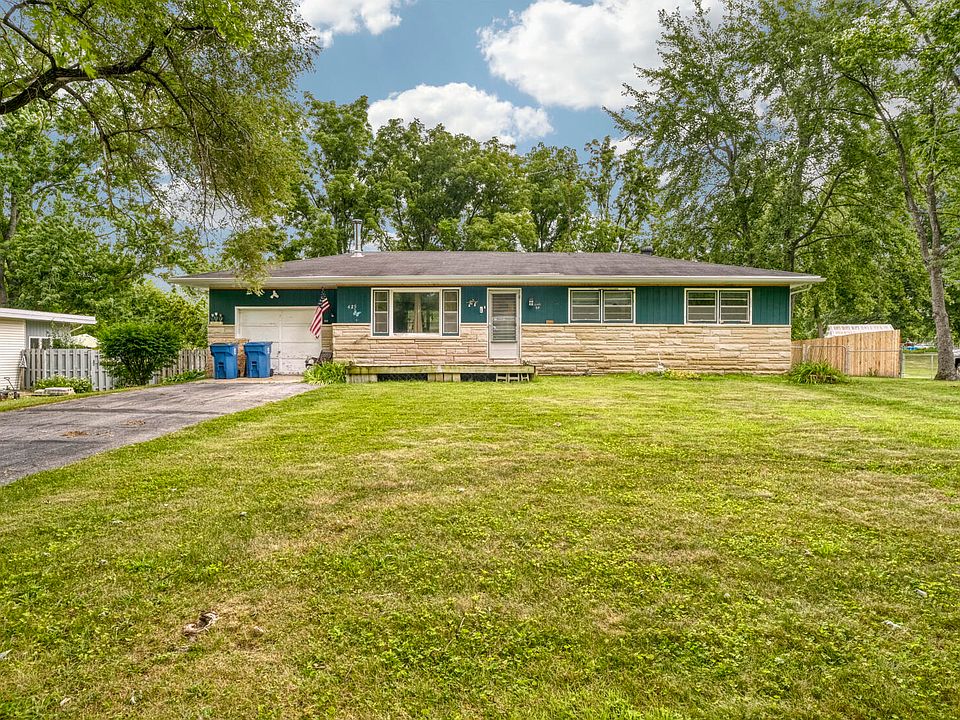 1st image of 425 E Hilltop Ct