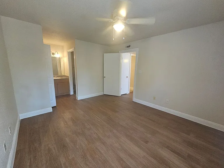 2905 Winkler Ave #713 — Photo 16