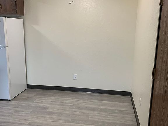 3rd image of 409 W Valley Rd #204