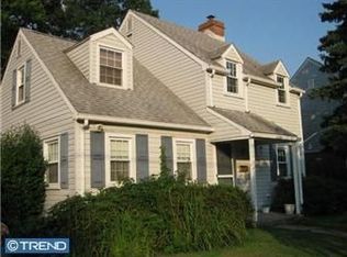 606 Arlington Ave, Milmont Park, PA 19033