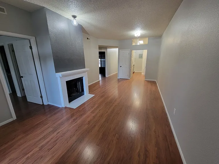7438 Singing Hills Dr — Photo 24