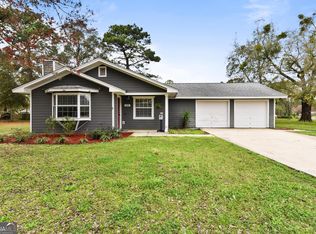 288 Mallard Pointe Dr, Woodbine, GA 31569