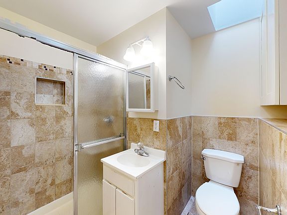 5th image of 1365 1st Ave APT 4B
