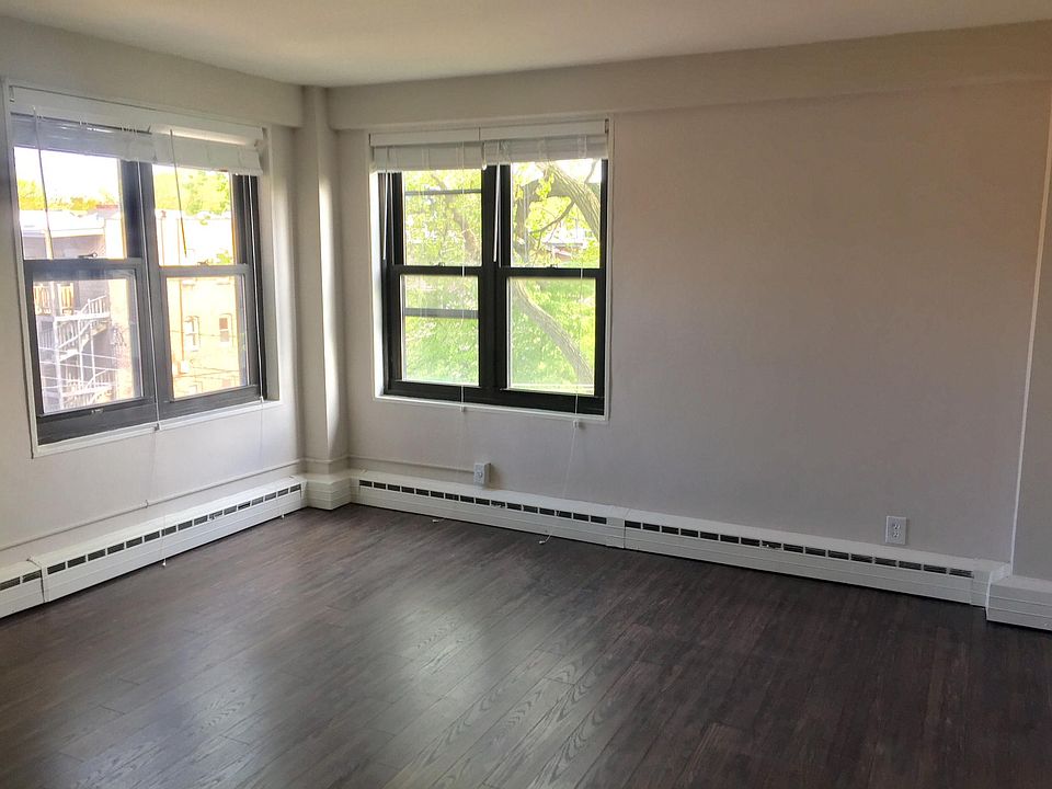 1st image of 5109 S Woodlawn Ave #312